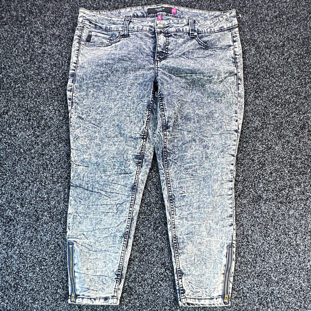 Torrid Women’s Plus Size 18 Gray Acid Wash Skinny 5-Pocket Denim Jeans